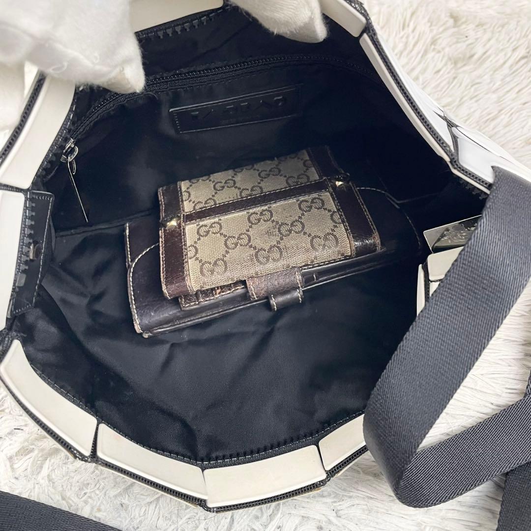 美品 バオバオイッセイミヤケ レザー ショルダーバッグ ファスナー ホワイト