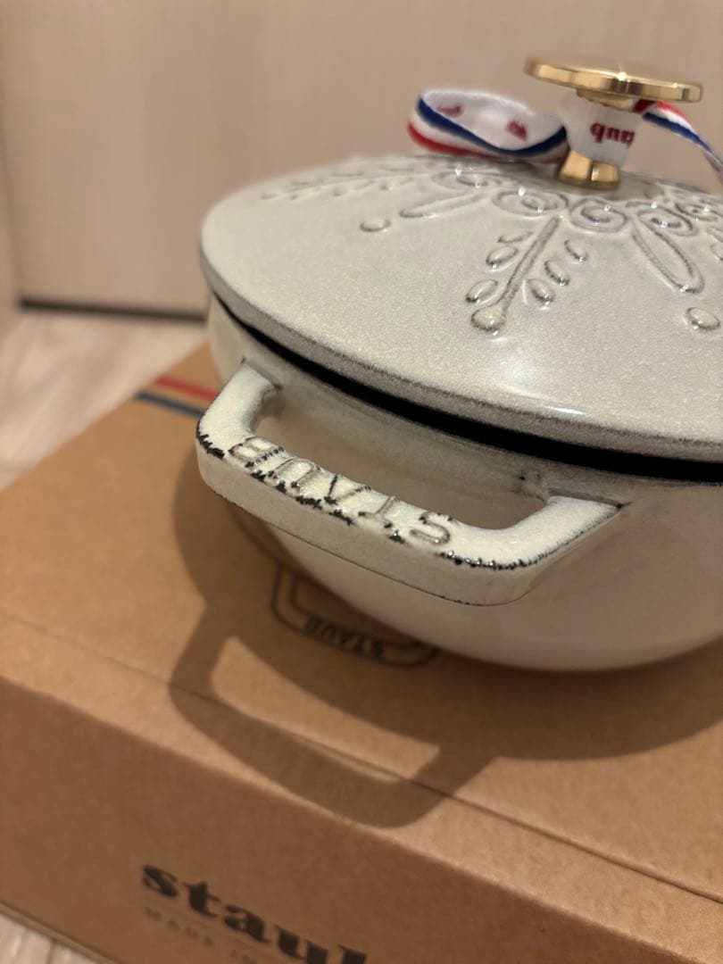 STAUB ココットラウンド＆ Wa-NABE スノーフレークセット