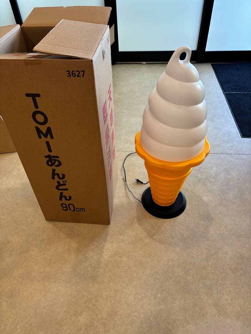 TOM-あんどん 90cm ソフトクリーム型ライト