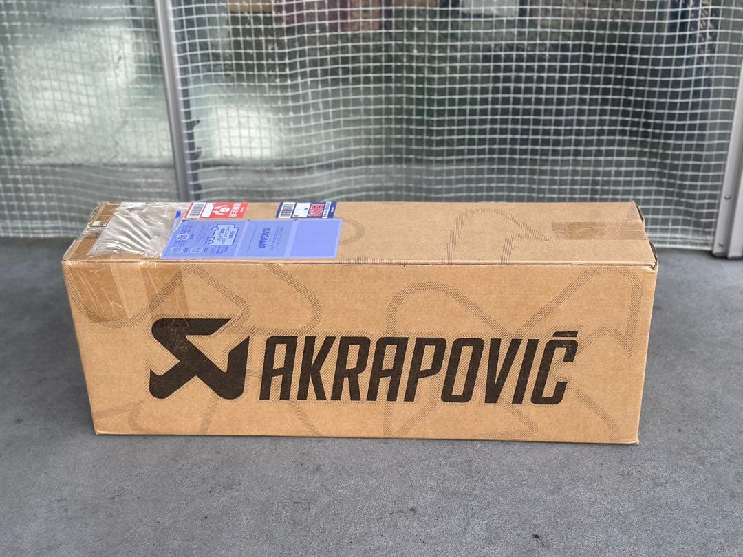 ヤマハ　YZF-R1 R1M 15-25 アクラポビッチ　スリップオンマフラー