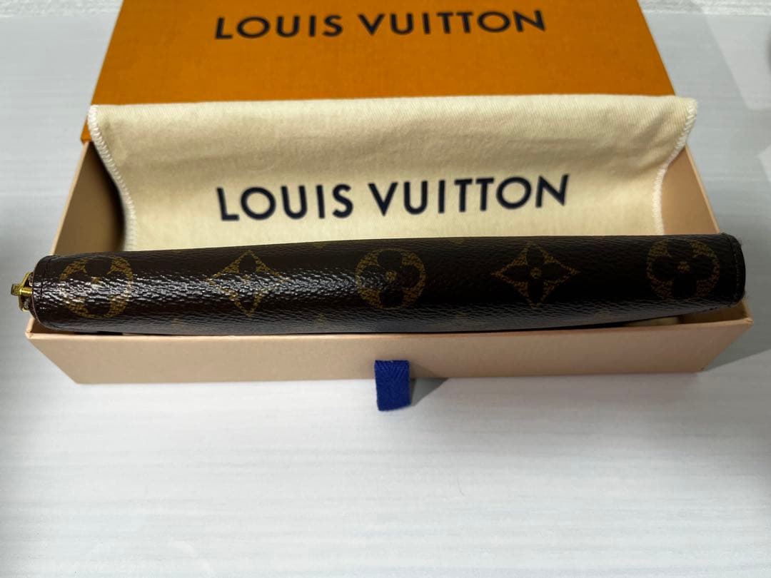 ルイヴィトン 長財布 ラウンドファスナー ポルトフォイユクレマンス フューシャ