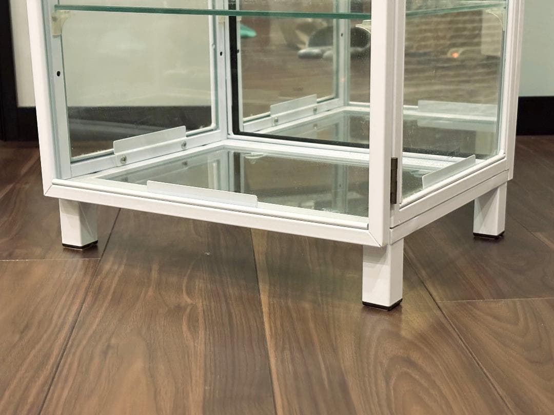 【美品】ガラス コレクションケース 白 背面ミラー 扉付き W36cm