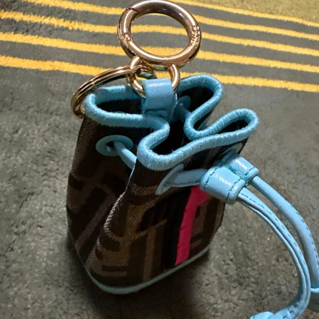 FENDI フェンディ ズッカ、モントレゾール キーホルダー バック型チャーム