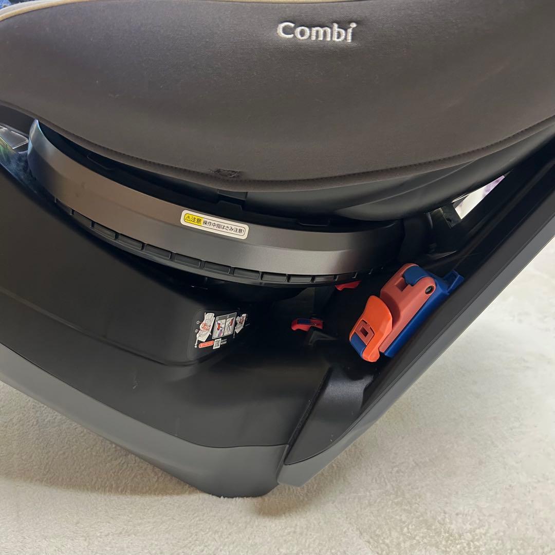 combi コンビ クルムーヴ チャイルドシート