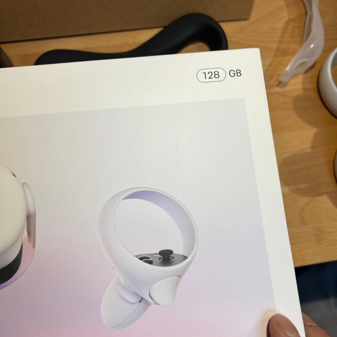   Quest 2 128GB箱付　※接顔、ストラップ要交換