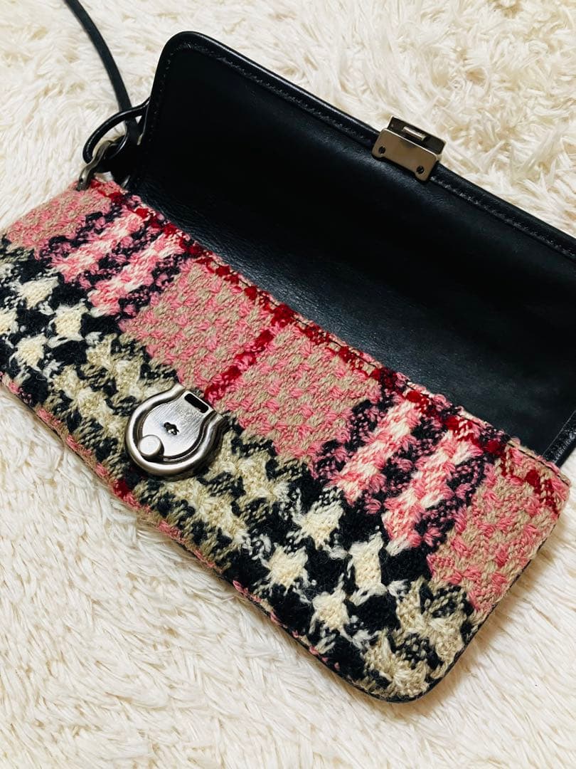 鍵付き　バーバリーロンドン　ノバチェック　ツイード　クラッチバッグ　ピンク