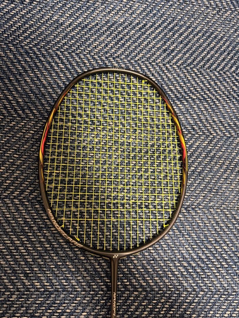 ヨネックスナノフレア800 yonex nanoflare800