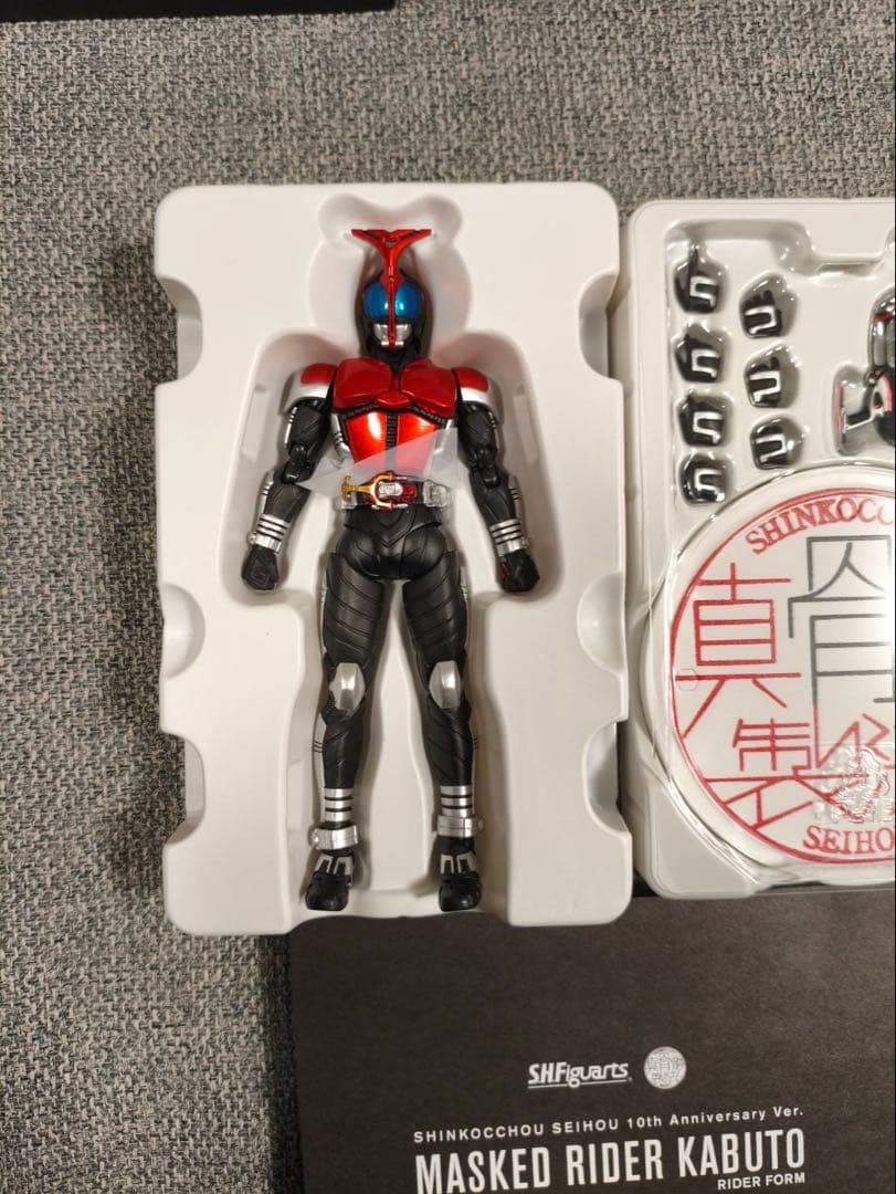 S.H.Figuarts 真骨彫製法 仮面ライダーカブト 10th