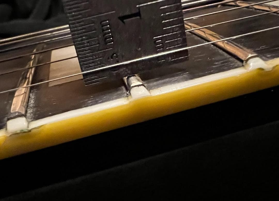 ノーブランド　ES335タイプセミホロウ（ｆホール無し）ギター傷多め・不具合無し