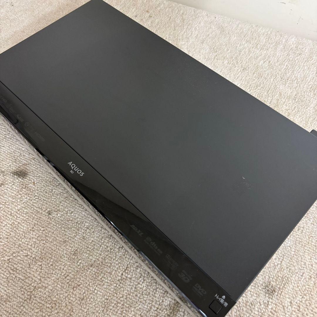 952ブルーレイレコーダー　シャープ　アクオス　2TB　3番組同時録画　送料無料