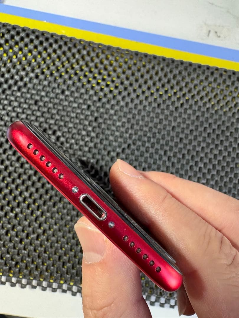 【美品】iPhone SE (第2世代) 128GB ※バッテリー交換済！