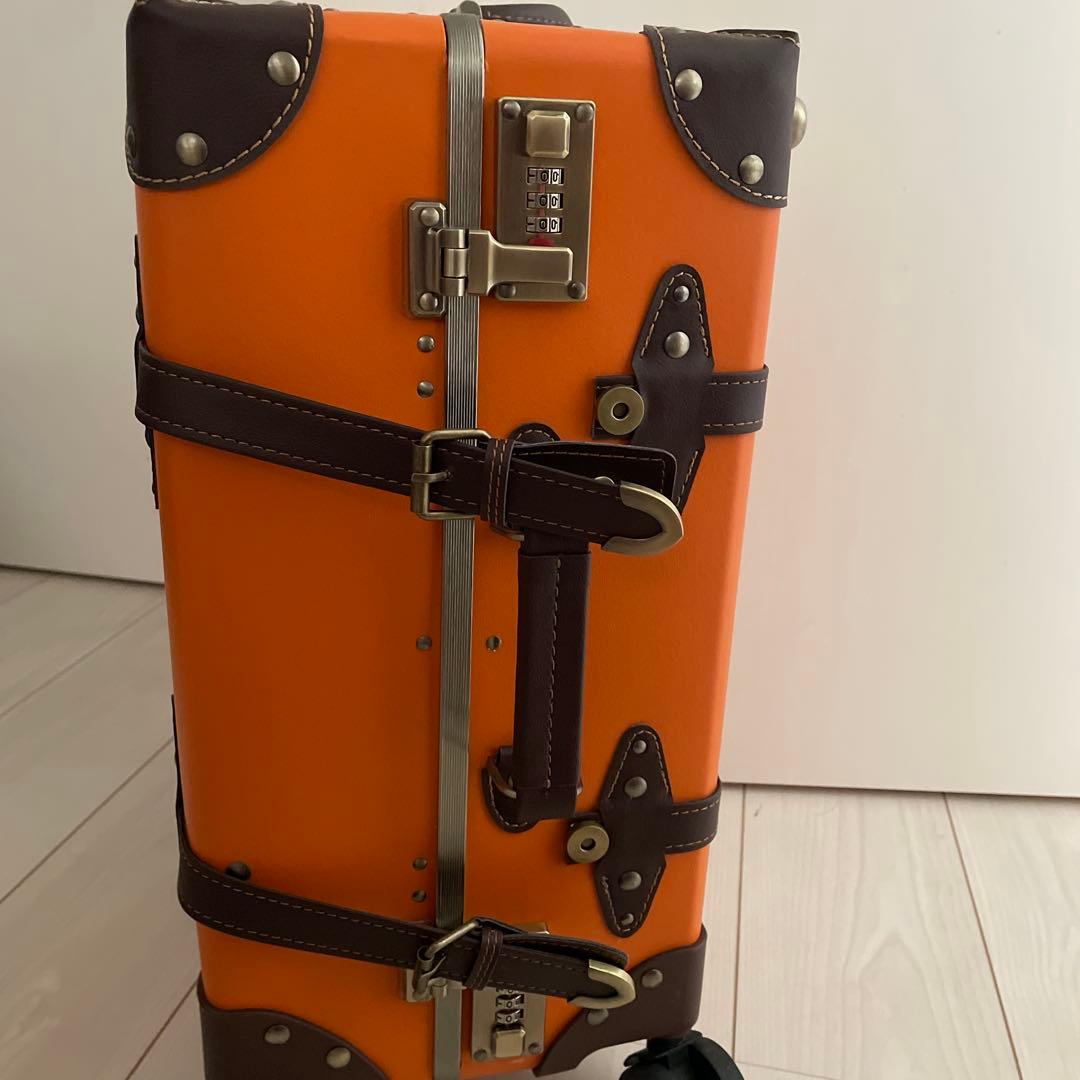 キャリーケース　トランク　スーツケース　オレンジ　旅行　おしゃれ　可愛い　高級