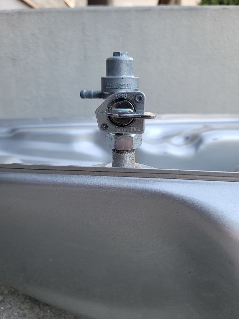 HONDA　GB250クラブマン4型純正タンク　燃料コック、キャブへのホース付