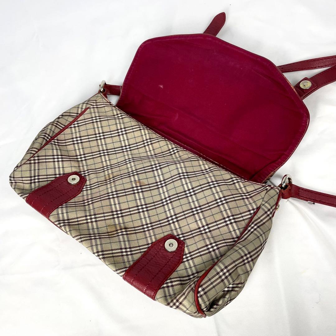 バーバリーブルーレーベル ショルダーバッグ　ノバチェック ロゴ金具 赤