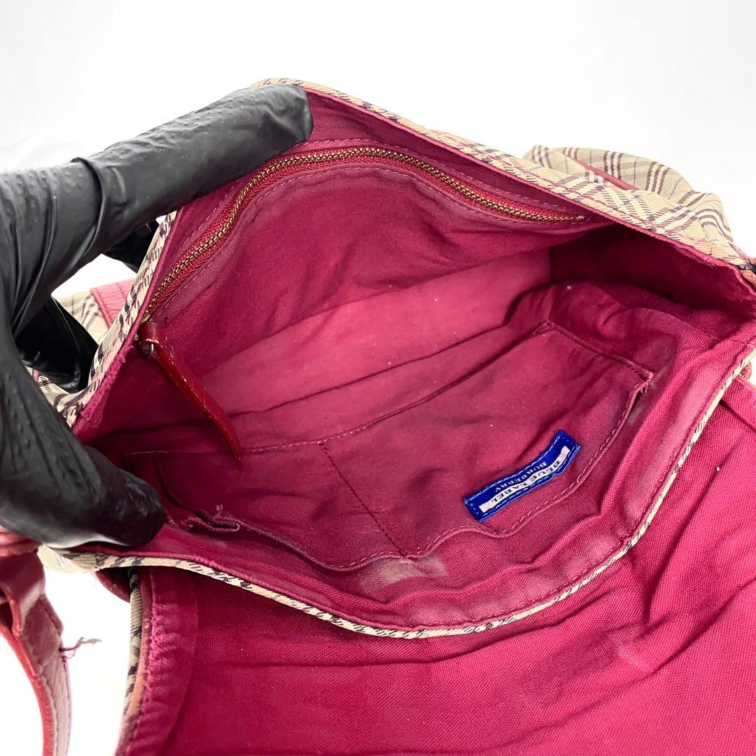 バーバリーブルーレーベル ショルダーバッグ　ノバチェック ロゴ金具 赤