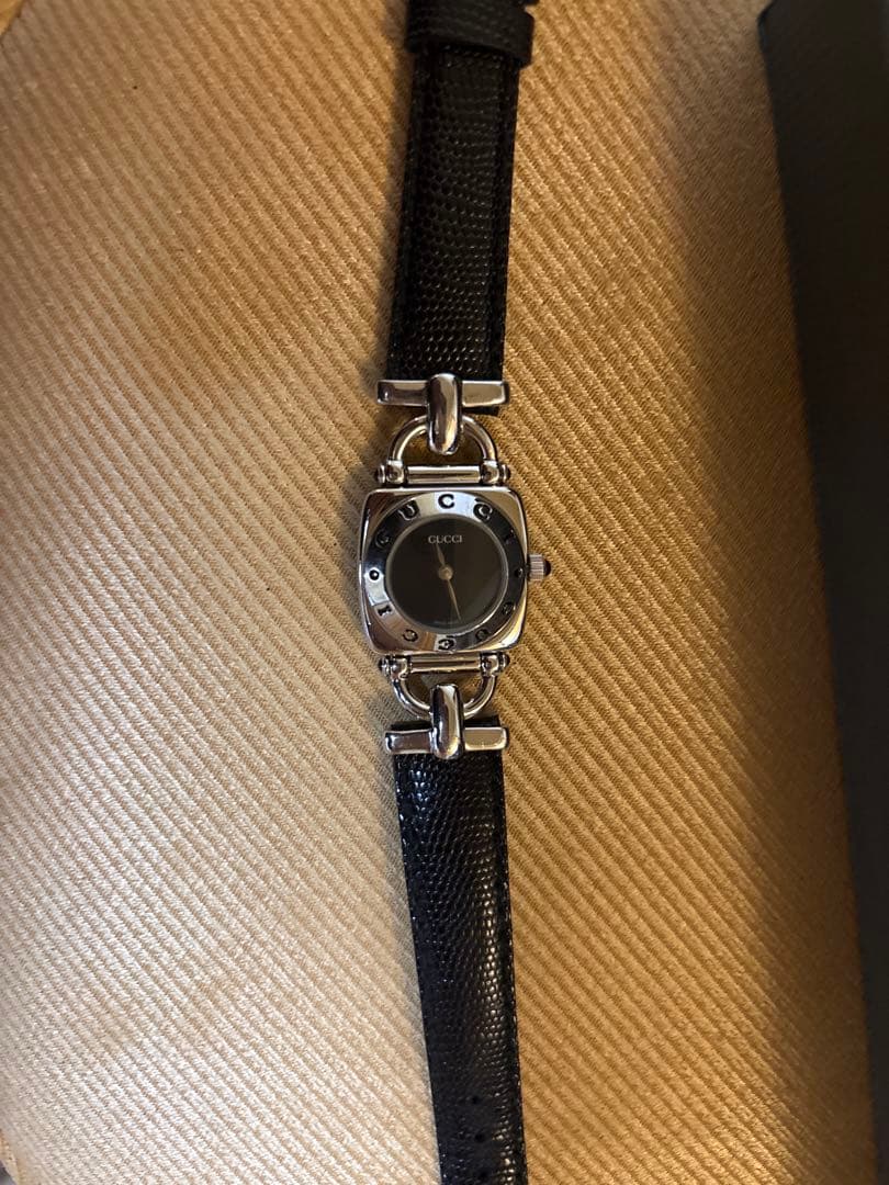 GUCCI 1100L レディース腕時計 デッドストック 箱付【未使用・電池切れ