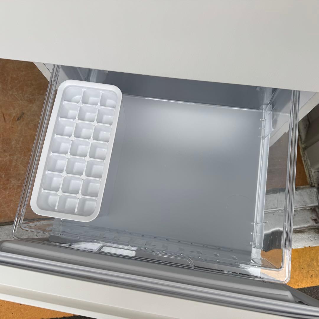 C7427★2024年製★ほぼ新品★パナソニッ冷蔵庫マットホワイト　インバーター