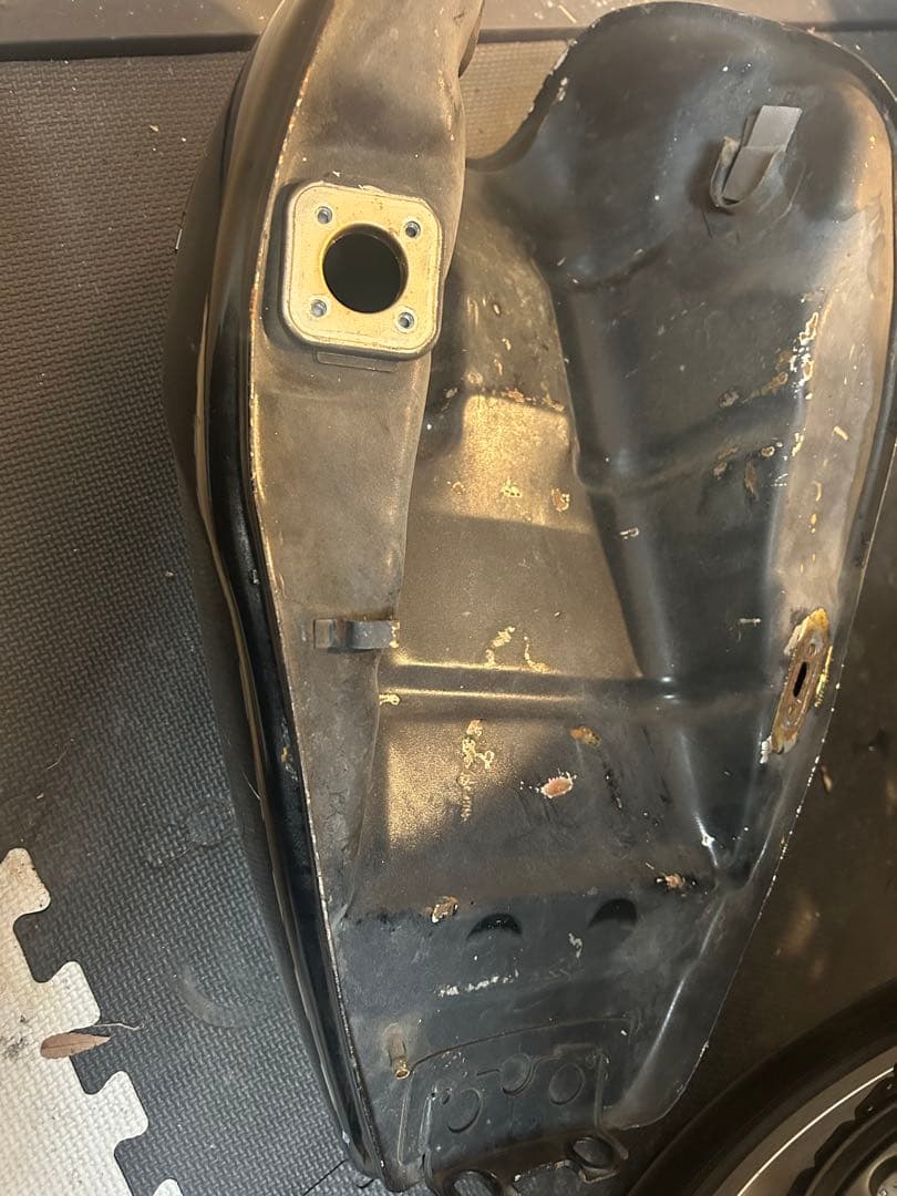 ゼファーχ外装、タンク、サイドカバー、テールカウル