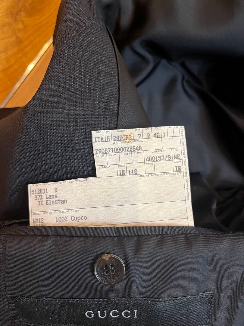 最終値下げ！美品！GUCCI スーツ　メンズ