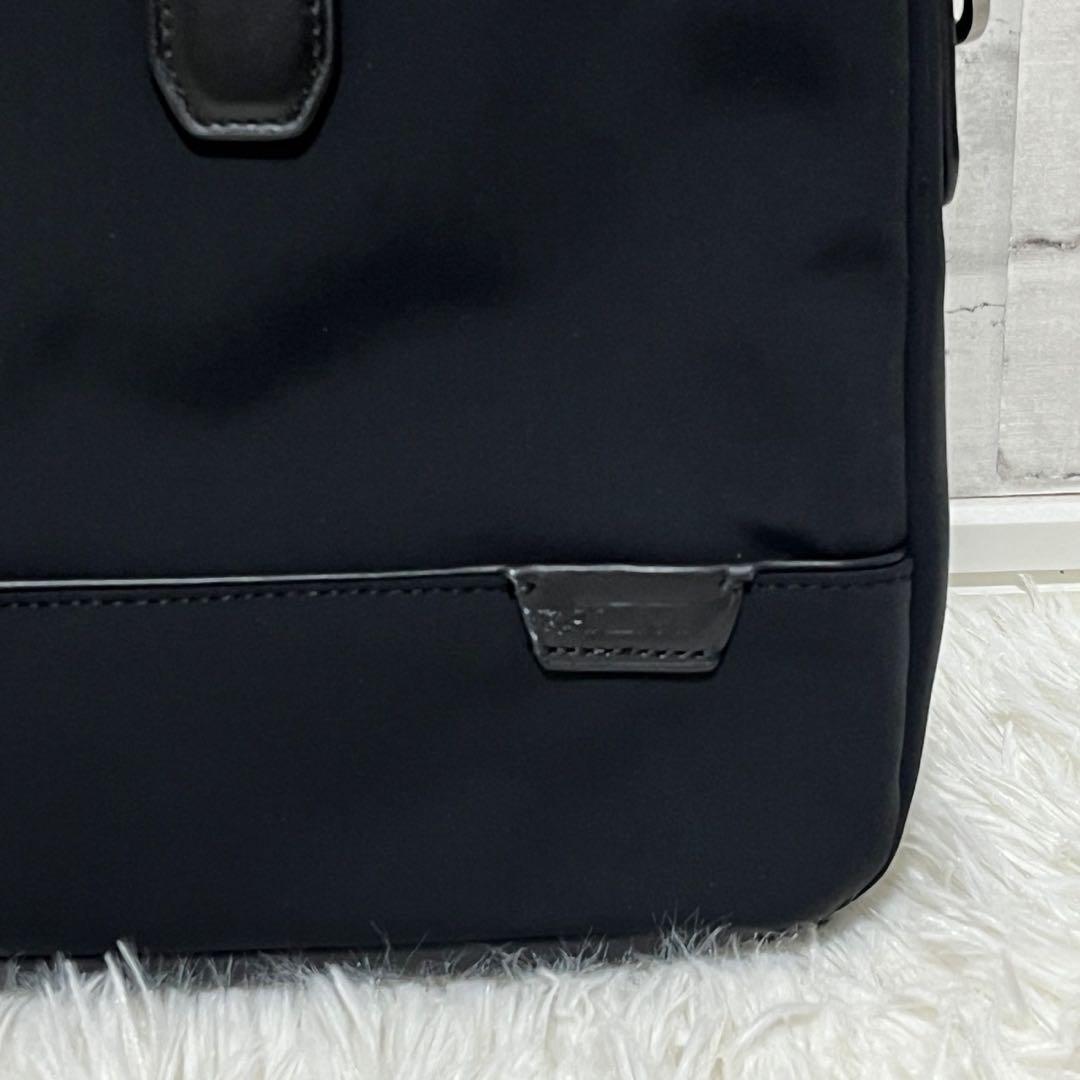 《未使用品》 TUMI ビジネスバッグ Harrison 「シカモア」スリム
