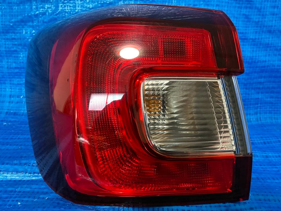 スバル レヴォーグ VM4/VMG 純正加工 LED リアゲートテールランプ