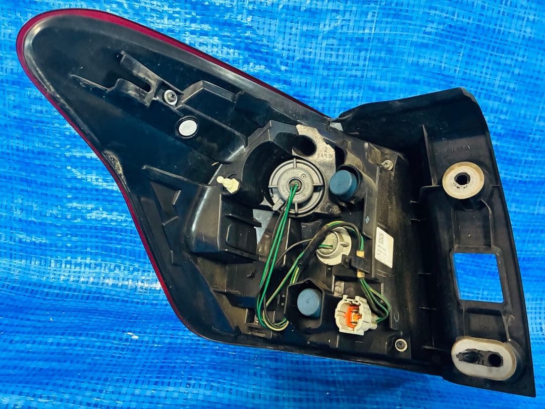 スバル レヴォーグ VM4/VMG 純正加工 LED リアゲートテールランプ