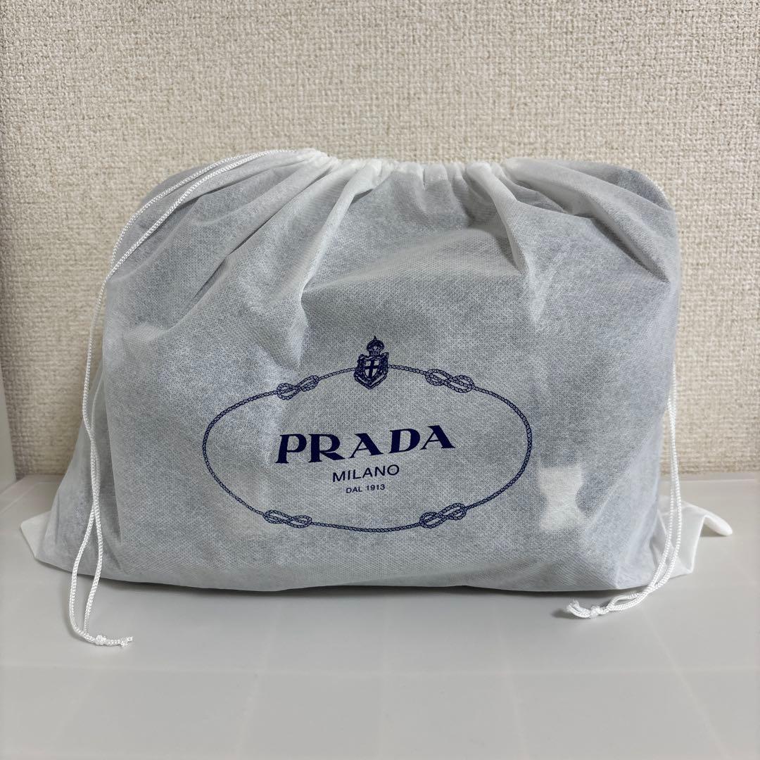 プラダ ナイロン ショルダーバッグ