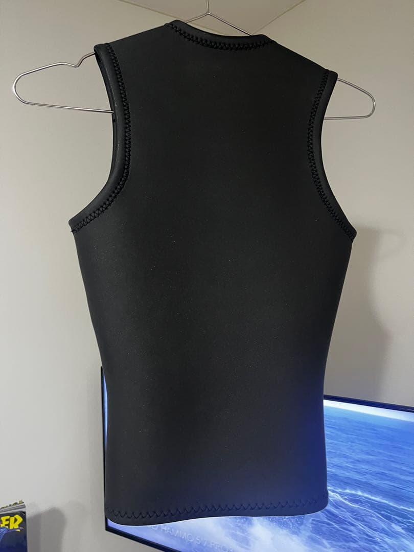 W*r様 アックスクラシック　axxe classic ウェットスーツベスト M