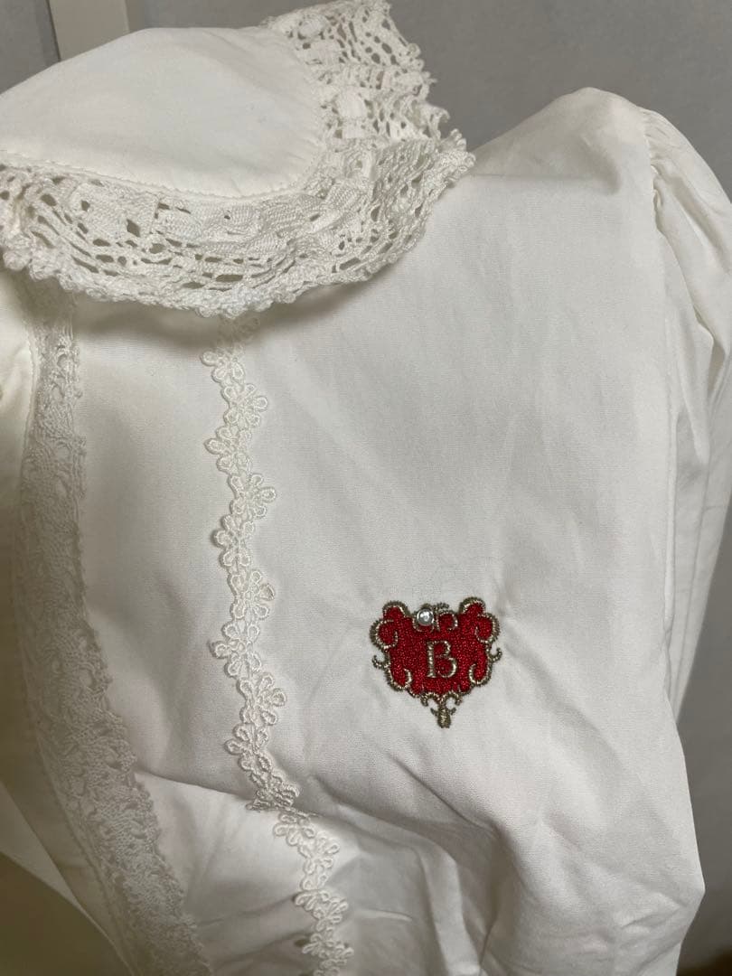 BABY, THE STARS SHINE BRIGHT 長袖ブラウス 白