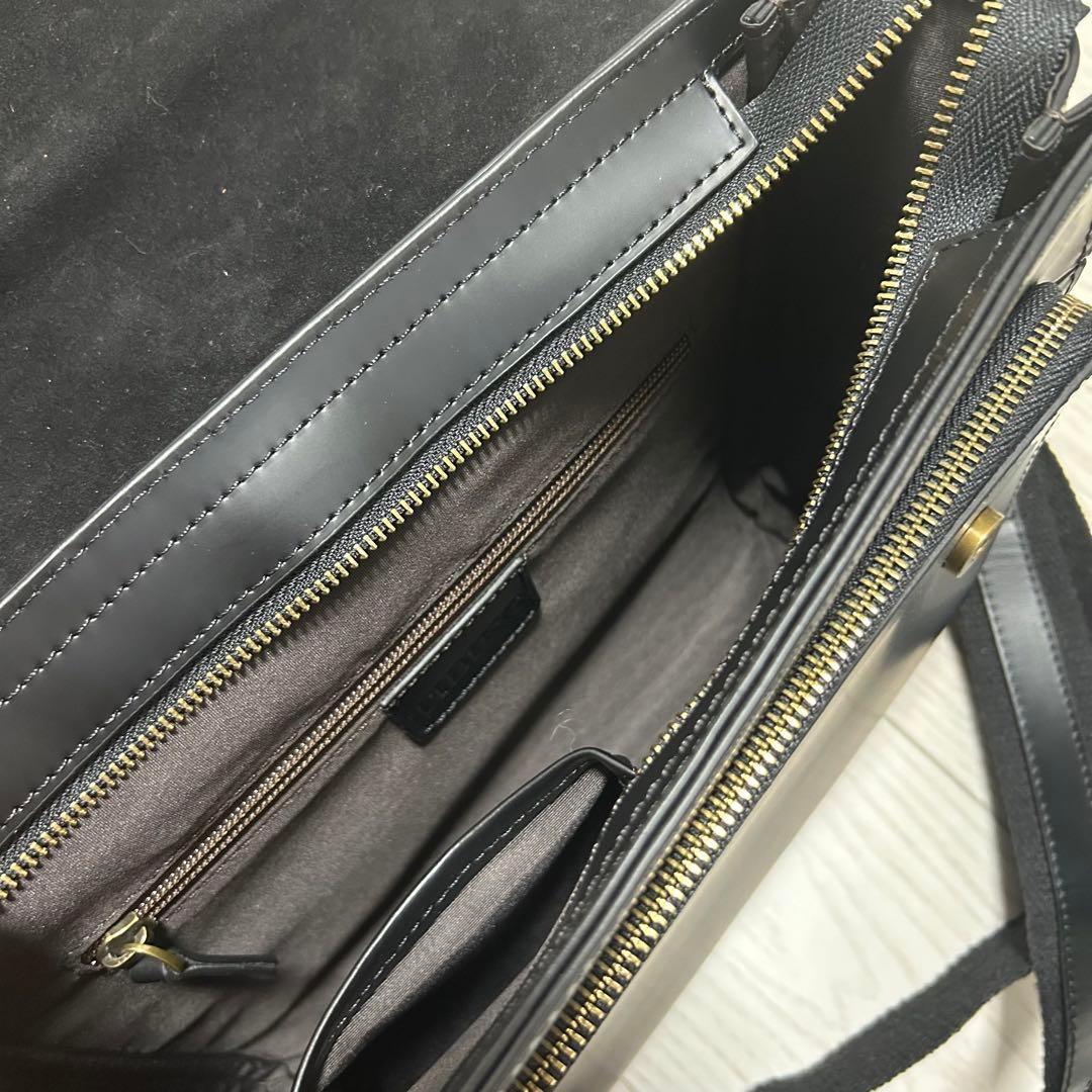 ⭐本革⭐メンズ ショルダーバッグ 斜め掛け メッセンジャー A4対応 光沢感