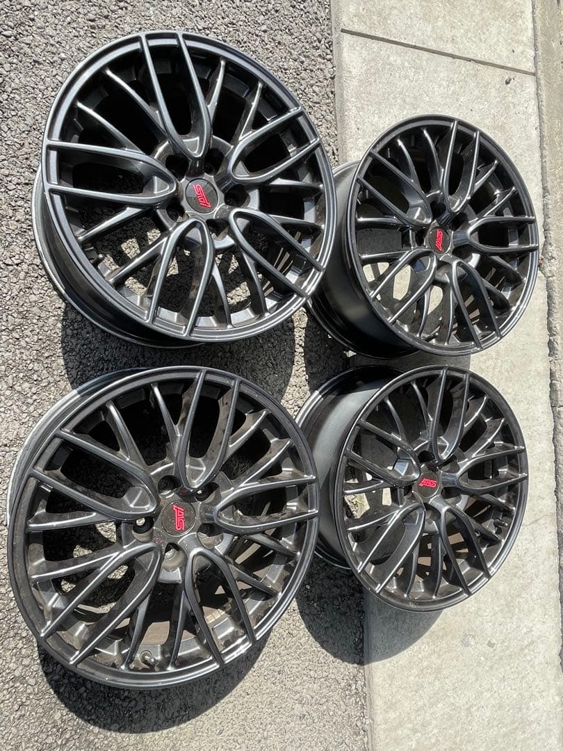 STI スポーツデザイン ブラックホイール 18インチ