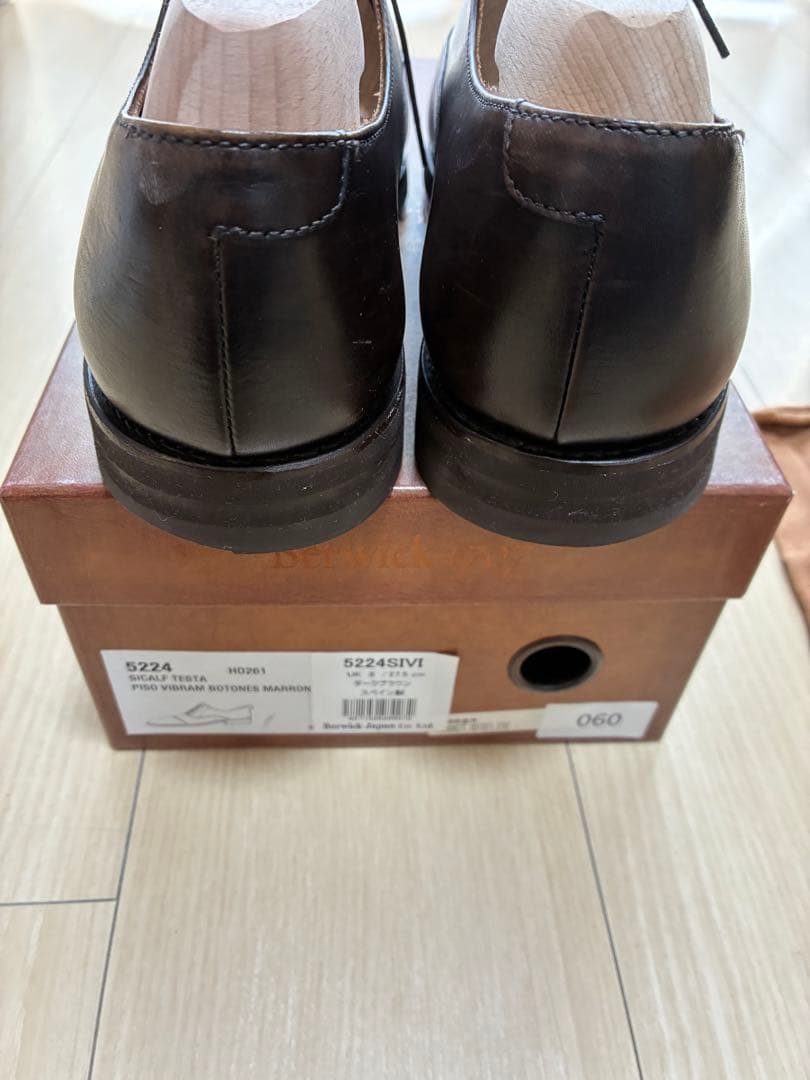 Berwick ブラウン ドレスシューズ