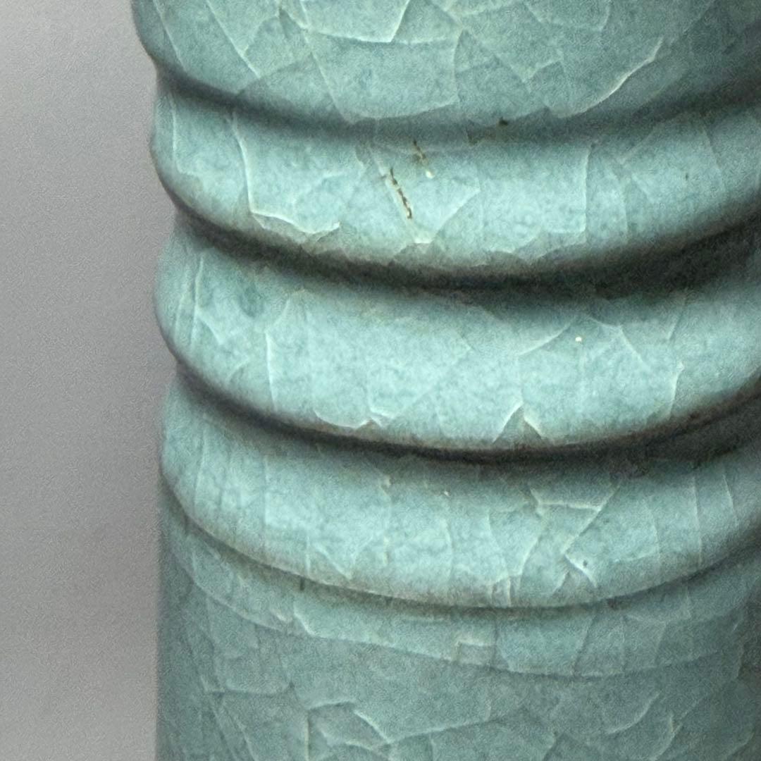 国重要無形文化財指定　中島宏　青磁花入　共箱　27cm　静寂の青に宿る造形美