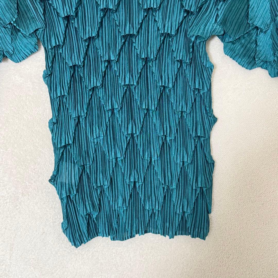 極美品✨ISSEY MIYAKE 立体プリーツ　変形　エメラルドグリーン
