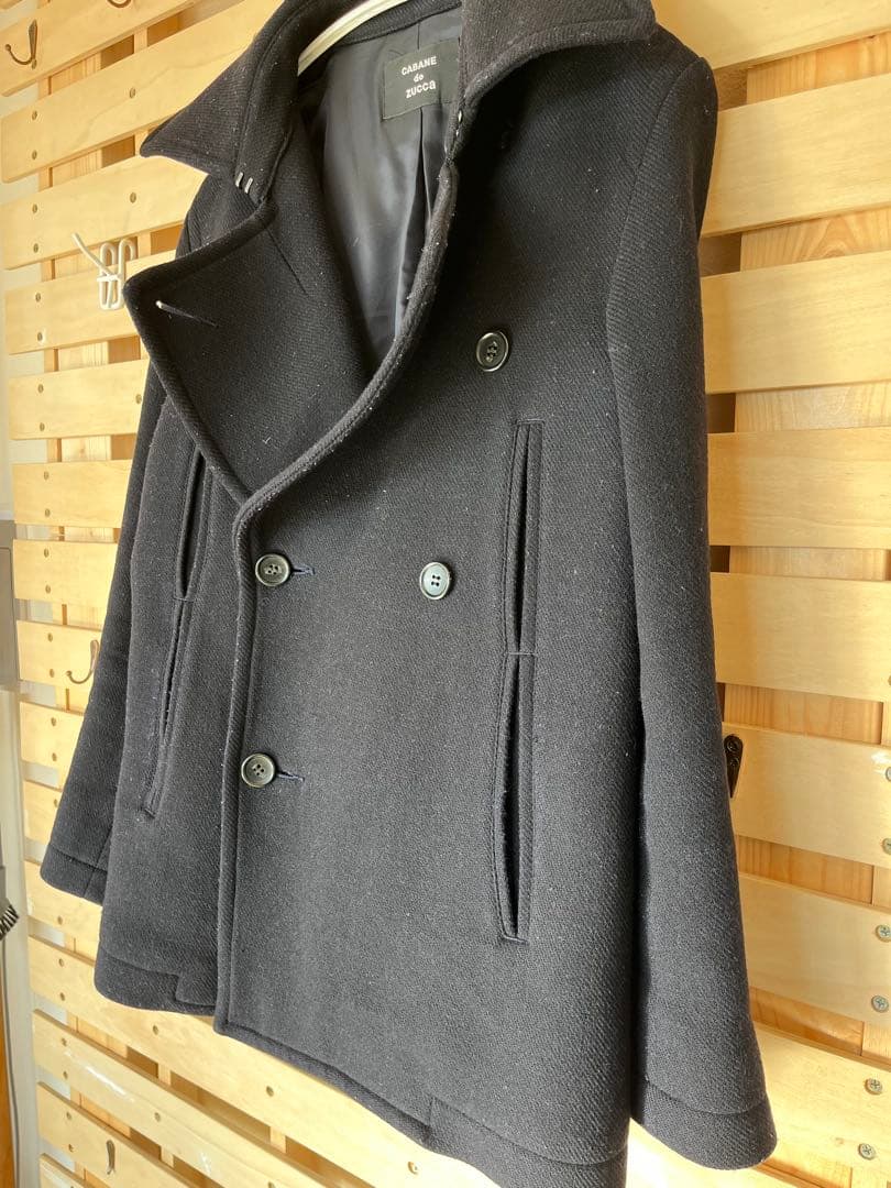 黒いウール混紡ピーコート