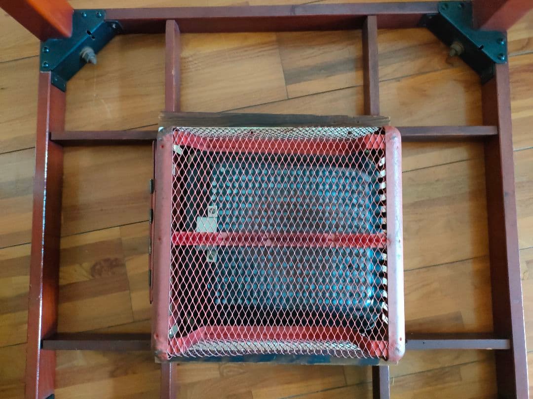 昭和レトロな豆炭こたつ(燃焼器付き)　縦80cm 横80cm 高さ37cm