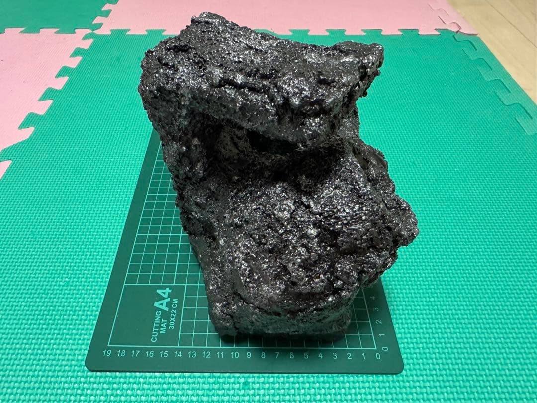 新春セール！！手作り爬虫類シェルター（ゴツゴツ岩感・陶器埋め込み）