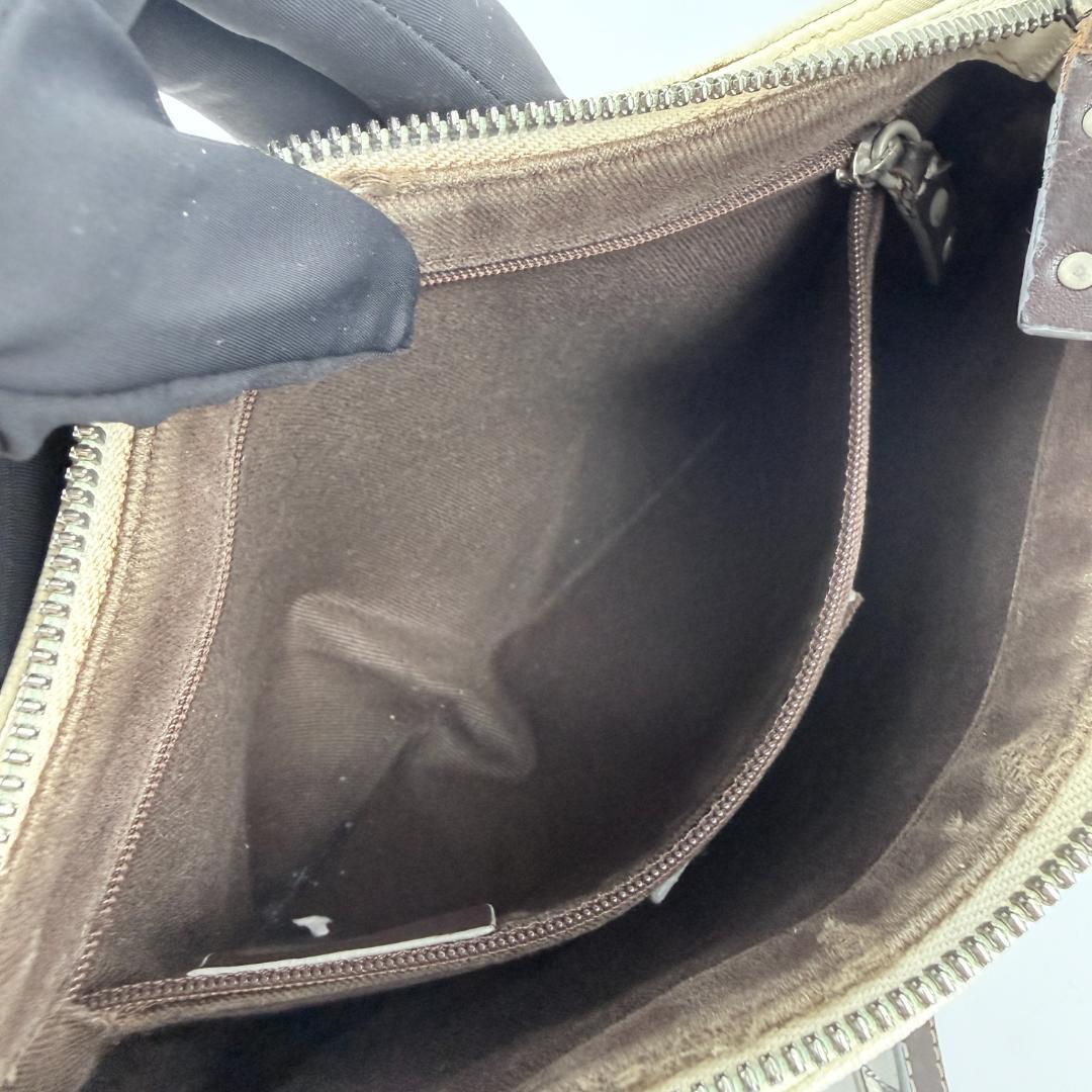 ロエベ リピートアナグラム ショルダーバッグ PVC レザー ホワイト