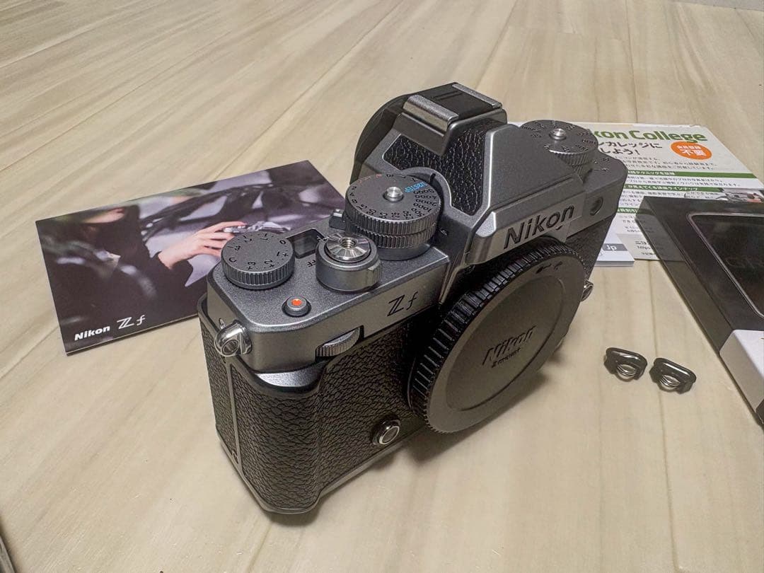 Nikon Z f シルバーボディ（最新カラー）｜シャッター数 約2,944枚｜