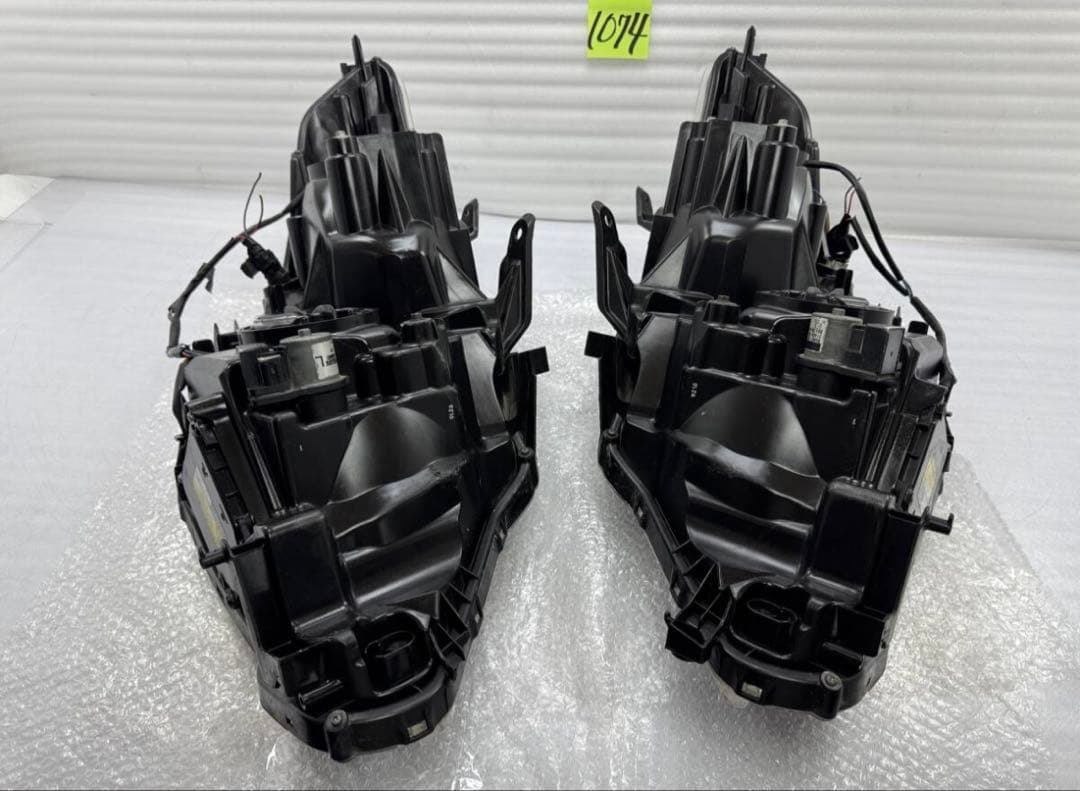 ☆☆☆10月までの最終値下げ☆☆☆ 20アルファード用 ヘッドライト AFS付