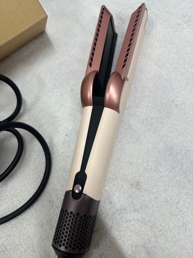 ● ヘアドライヤー ヘアアイロン ダイソン エアストレート HT01