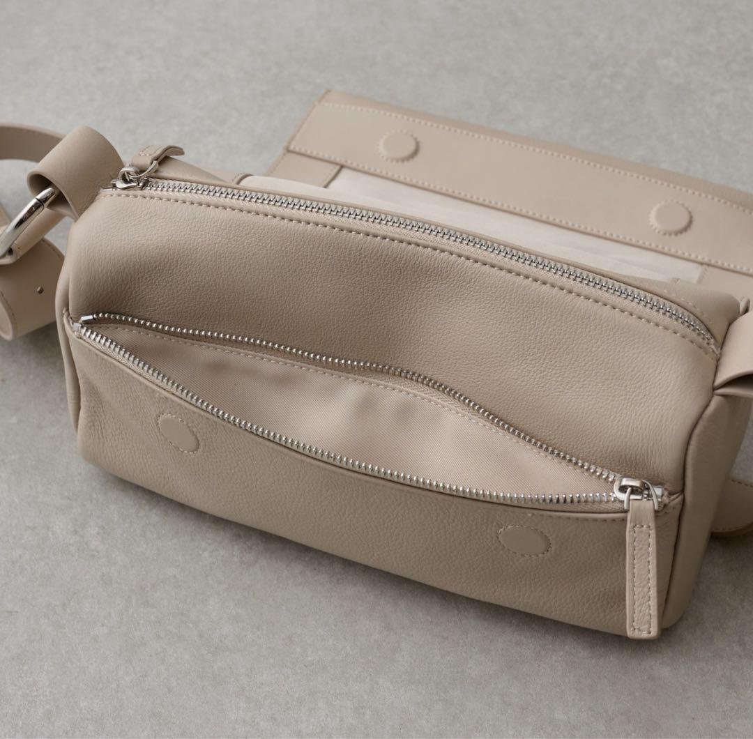 BEARDSLEY ビアズリー レザーボディバッグ