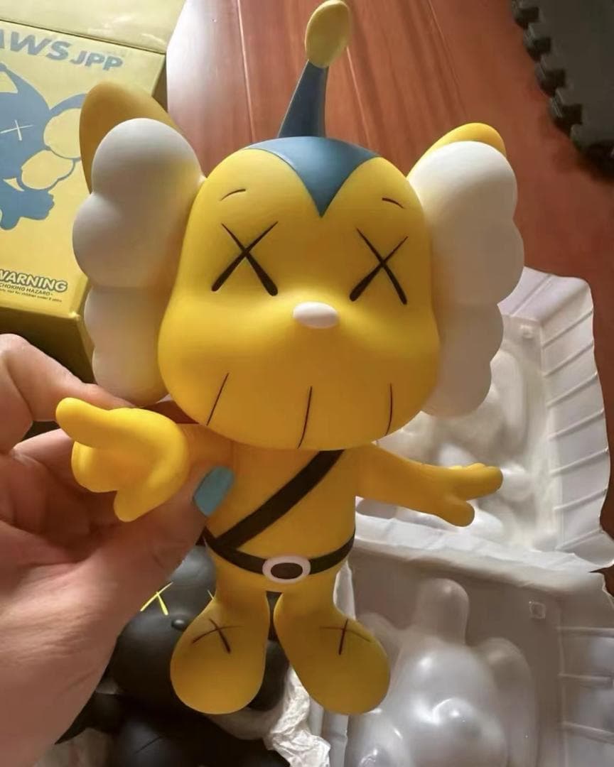 MEDICOM TOY /カウズ フィギュアKAWS JPP黄色と黒の2個セット