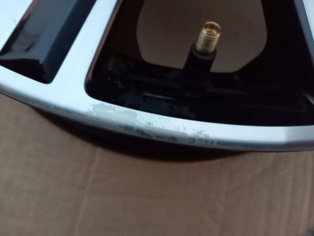 ダイハツ純正ブラックポリッシュホイール