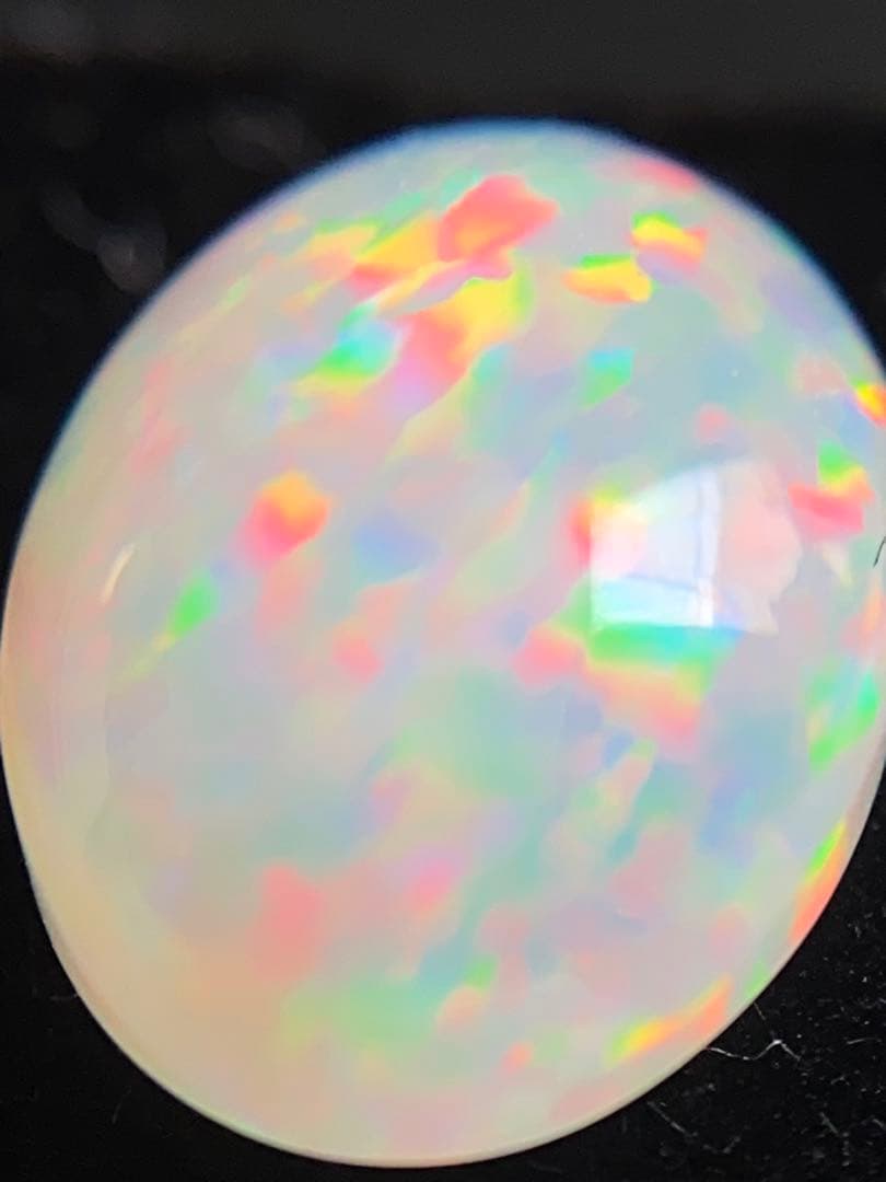 エチオピア産　オパール　ルース(3.59ct)ソー付き