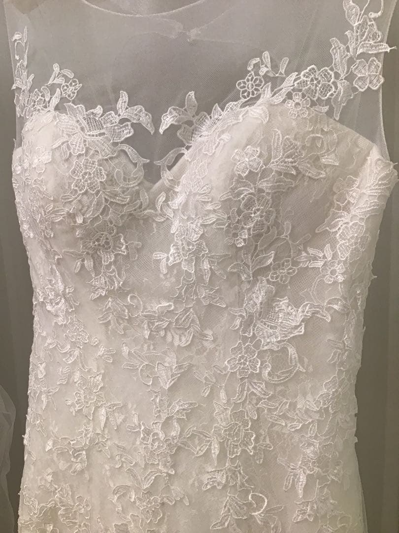 ホワイト レース ウェディングドレス　マーメイド