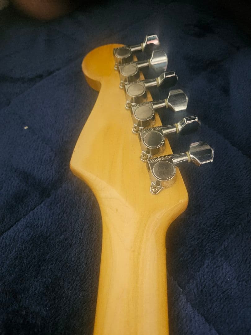 Fender japan ストラトキャスター Eシリアル