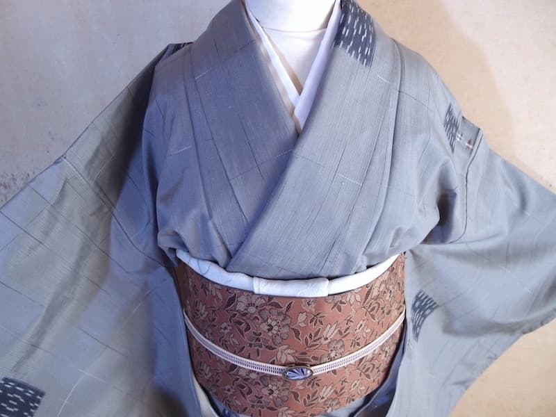 織りの両面名古屋帯（唐花文、花菱古典文）長378 全通総柄　正絹美品