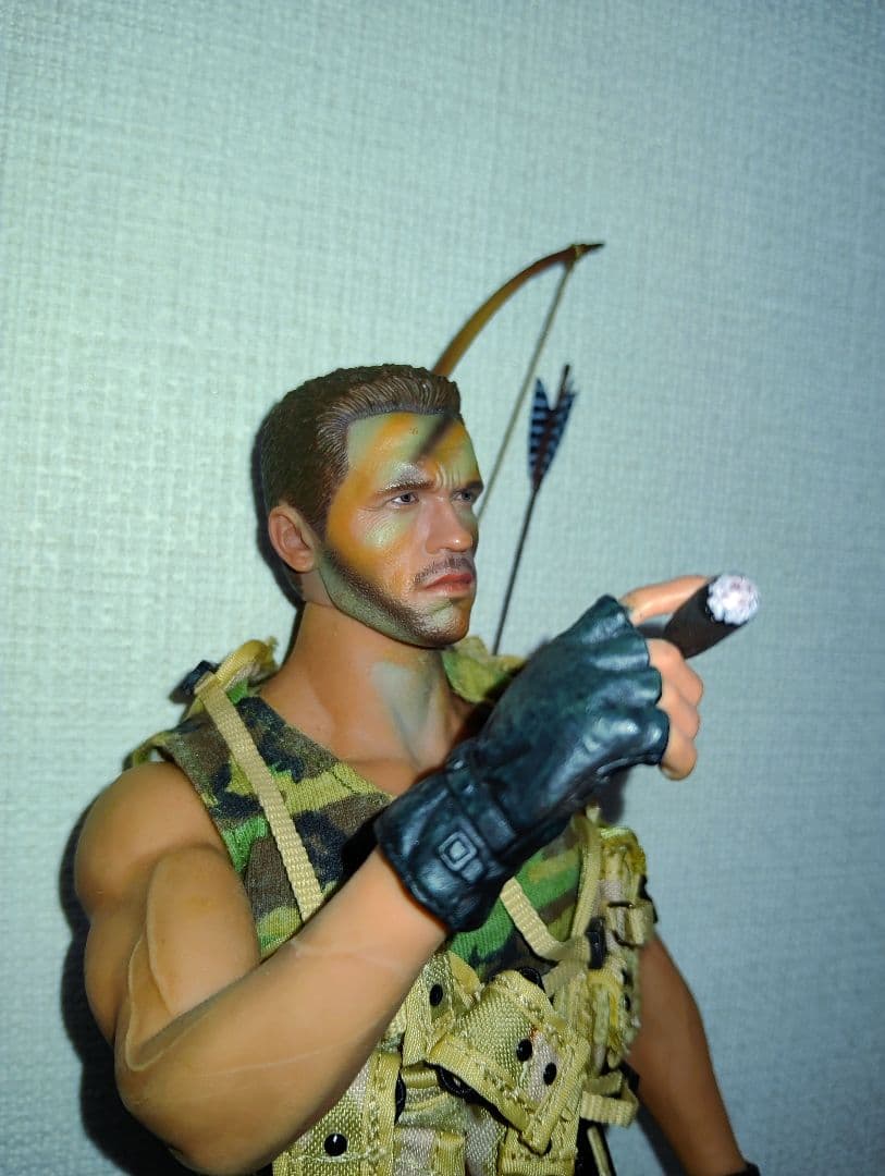 HOTToys.映画[プレデター:(ダッチ少佐)1/6]土日限定価格!!