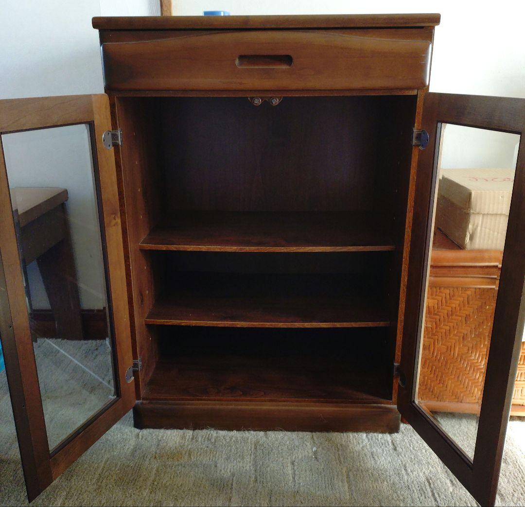 木製キャビネット ガラス扉付き 価格相談可
